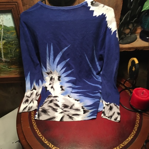 Sweater - Picture 2 of 3